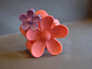 Spinka kwiat mat - dwie spinki kolor