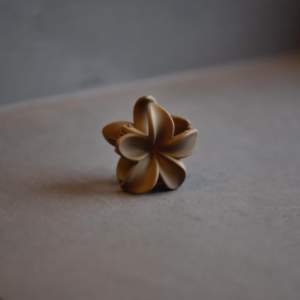 Spinka kwiat mat small brown