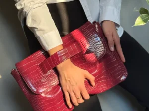 TOREBKA CROCO GLOSS RED